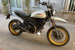 Ducati scrambler desert sleed