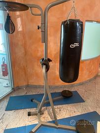 Stazione boxe autoportante con sacco e accessori