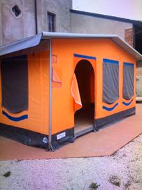 Tenda da campeggio con stanze