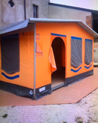 Tenda da campeggio con stanze