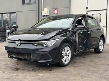 VOLKSWAGEN GOLF 8 per ricambi usati DSR