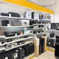 Arredamento negozio - scaffali e gondole