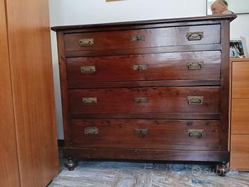 Cassettiera antica in legno