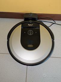 due robot iRobot roomba lava e aspira