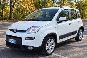 Fiat Panda 1.0 HYBRID 70 CV – SOLO 27.692 KM