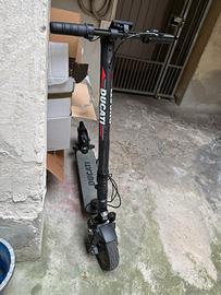 Monopattino elettrico ducati