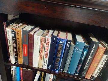 10 libri di vario genere 