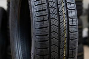 pneumatici 185/65R15 quattro stagioni 