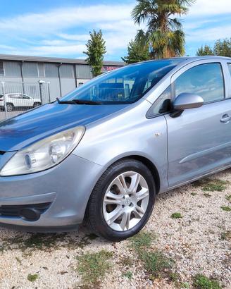 Opel Corsa 1.2 5 porte Cosmo