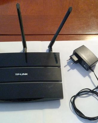 Router TP-LINK modello TD-W8970
