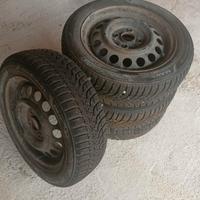 gomme invernali 165/60 r14 con cerchioni