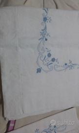 Lenzuola matrimoniali antichi con copricuscini