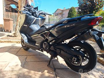 Yamaha T Max 530 DX