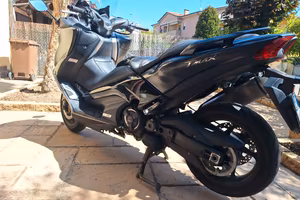 Yamaha T Max 530 DX