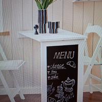 Tavolo pieghevole salva spazio