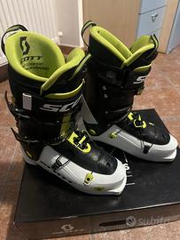 Scarpone per sci alpinismo scott cosmos tour
