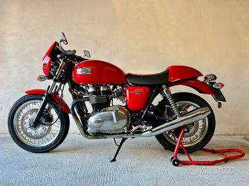 Triumph Thruxton 900 semplicemente perfetta.