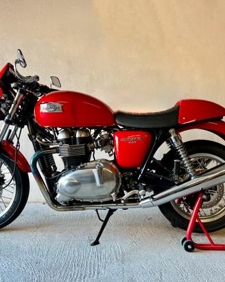 Triumph Thruxton 900 semplicemente perfetta.