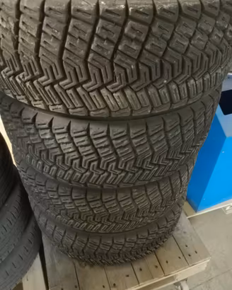 Gomme Pirelli rally terra da 15