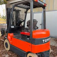 Muletto TOYOTA 7FBMF25 del 2012 batteriaottima
