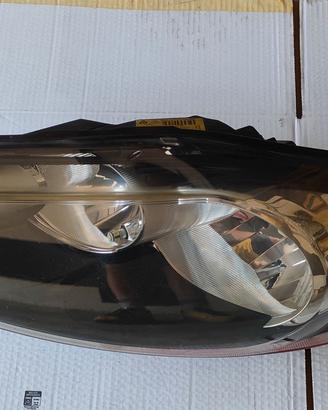 Faro anteriore sinistro Ford Fiesta Mk6
