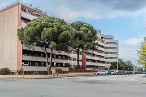 Quadrivano con p.auto coperto e cantina