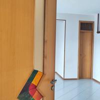 Porta con dettaglio in vetro