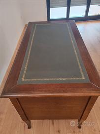 Scrivania in legno, arte povera, noce