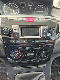autoradio lancia ypsilon 