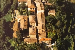 AG21 - Vendita di Antico Borgo Medievale con Azien