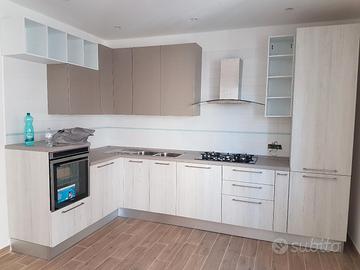 Cucina Lube usata ma come nuova