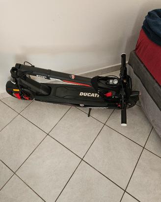 monopattino Ducati 500 watt