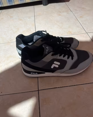 scarpe da ginnastica Fila taglia 43/44