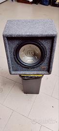 Subwoofer 500W diametro 25cm in cassa chiusa