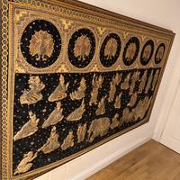 Quadro con cornice dorata e tela etnica