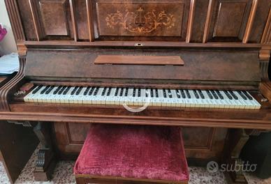 Pianoforte a muro del 700