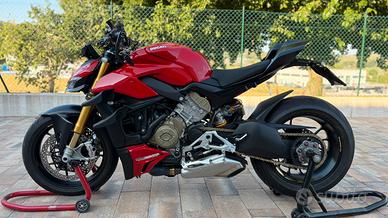 Ducati streetfighter v4s