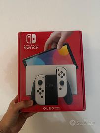 NINTENDO SWITCH OLED BIANCA
