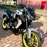 Yamaha MT 09 Nigth Fluo