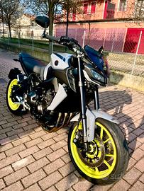 Yamaha MT 09 Nigth Fluo