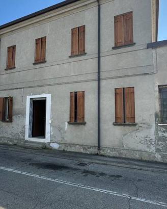 Casa indipendente di 190 m² con 4 locali e posto a