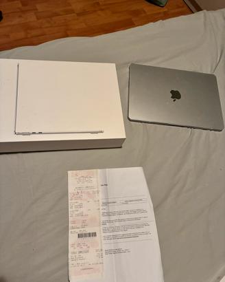 Macbook air M2 2024 ancora in garanzia apple
