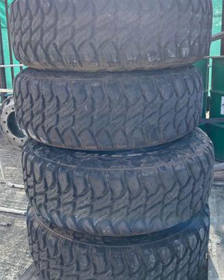 Gomme 235 70 16