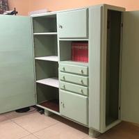 Credenza in legno ristrutturata 