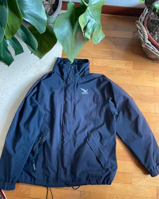 Abbigliamento trekking montagna alpinismo goretex