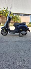 Piaggio Vespa 300 GTS hpe - 2023