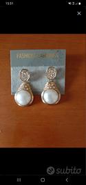 Orecchini pendenti perla