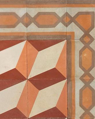 Cementine d'epoca a motivo cubi prospettici 3D