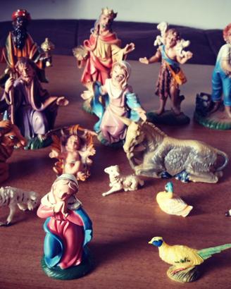 Presepe 32 statuine vintage e paesaggio Natale