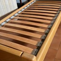 Letto in legno massello